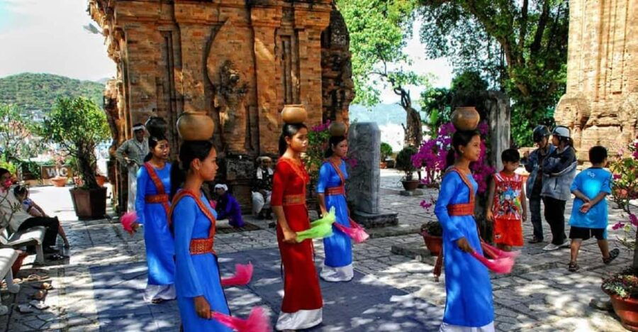 Nha Trang: Half-Day City Tour