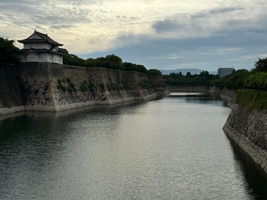 Osaka: Guided Tour of Osaka Castle Park in 90 Minutes