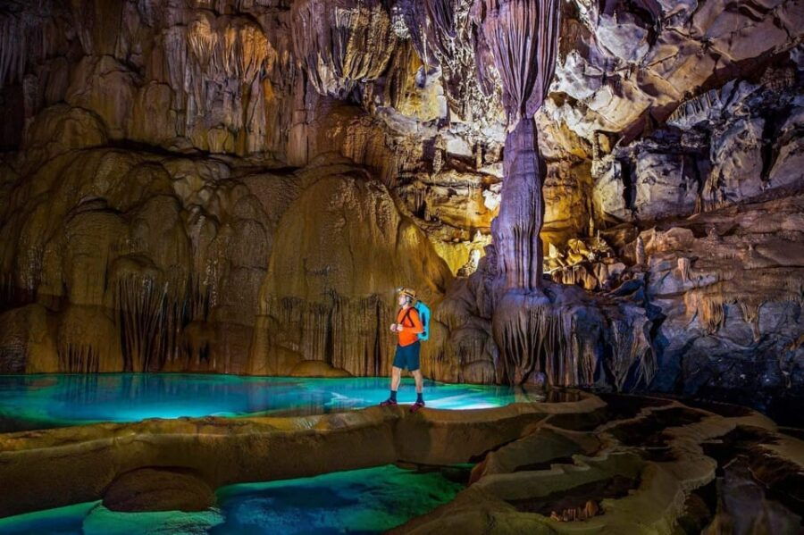 Paradise Cave and Phong Nha Cave Tour