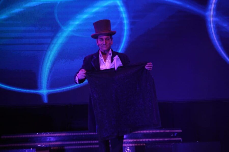 Pigeon Forge: Evanswood Magic Show at Grand Majestic Theater