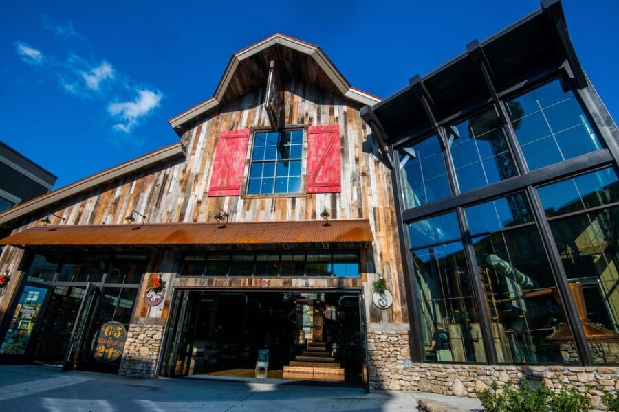 Pigeon Forge: Sugarlands Distillery Cocktail Tour