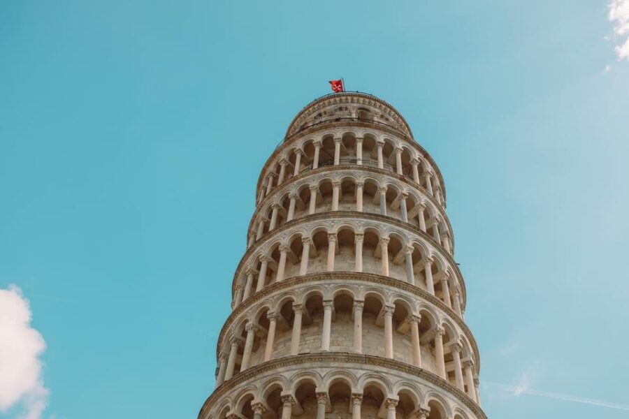 Pisa: Express Walk With a Local in 60 Minutes - Activity Overview