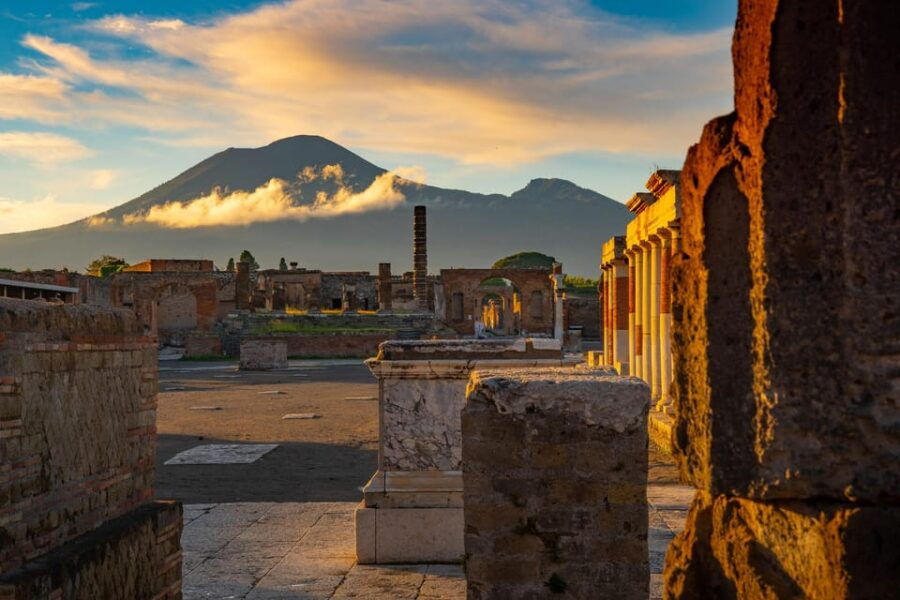 Pompeii: Luggage Storage Service Close to the Entrance
