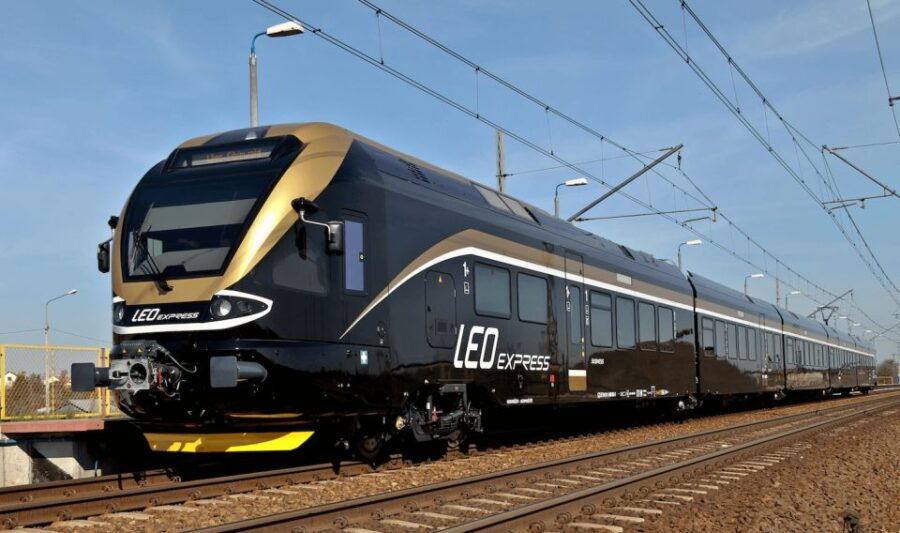 Prague: Express Train Transfer Ticket to and From Krakow