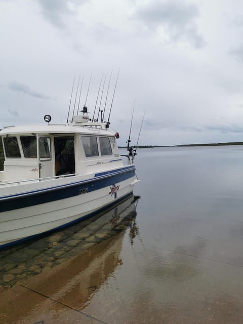 Private Boat Tour to Ivalo River & Lake Inari, Including BBQ
