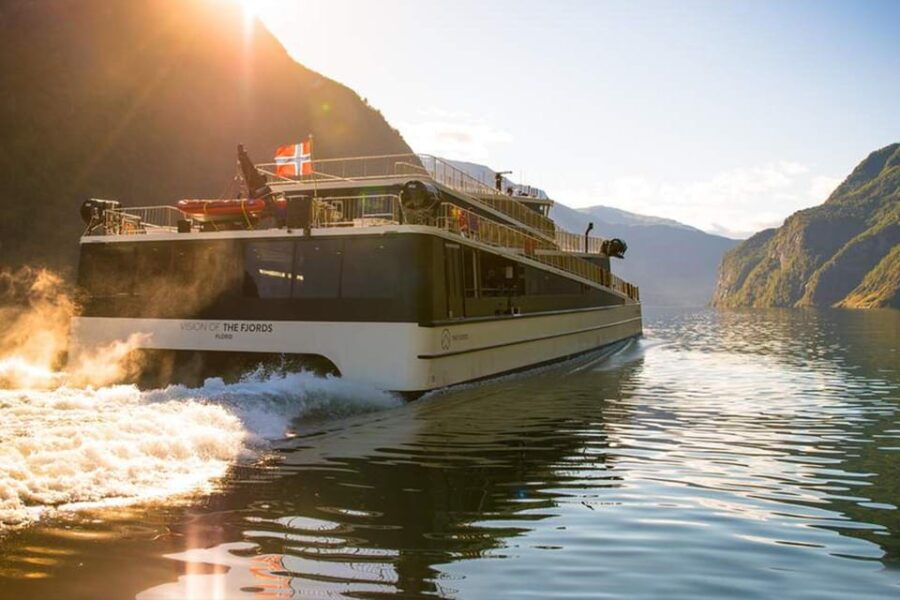 Private Guided Tour to Oslo Nærøyfjord Cruise & Flåm Railway
