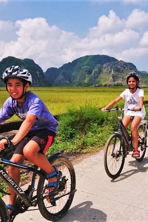 Private Luxury 1 Day Tour: Trang An, Mua Cave, Bich Dong