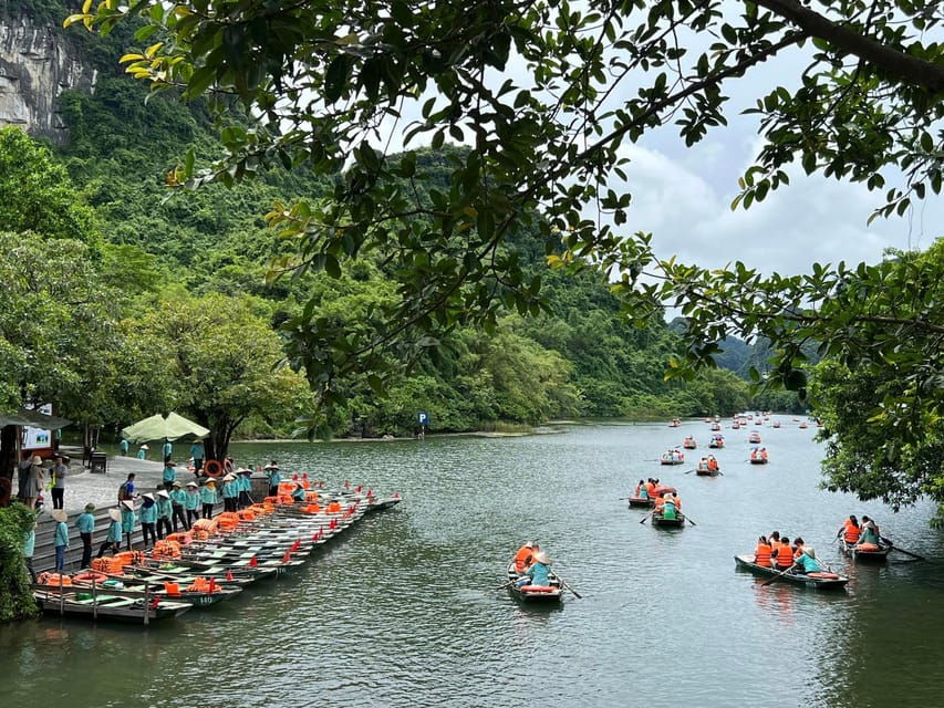 Private Ninh Binh Luxury Day Tour: Tam Coc, Mua Cave, Biking