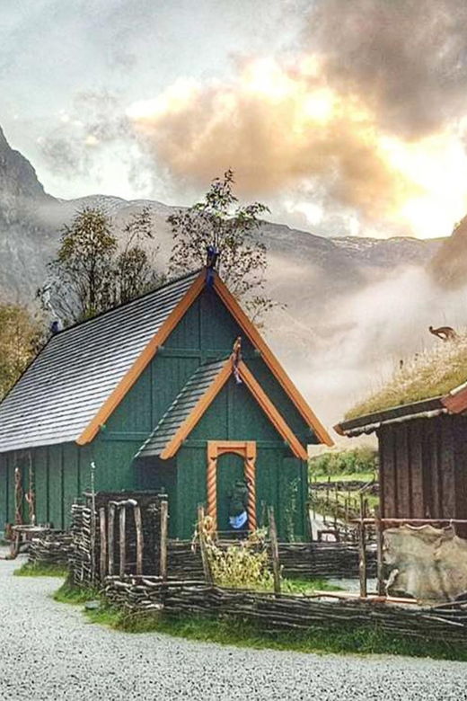 Private Tour-Nærøyfjord Cruise Viking Village & Flåm Railway