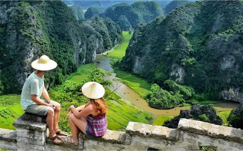 Private Trip:Hanoi – Hoa Lu – Trang an – Hang Mua 1 Day Tour