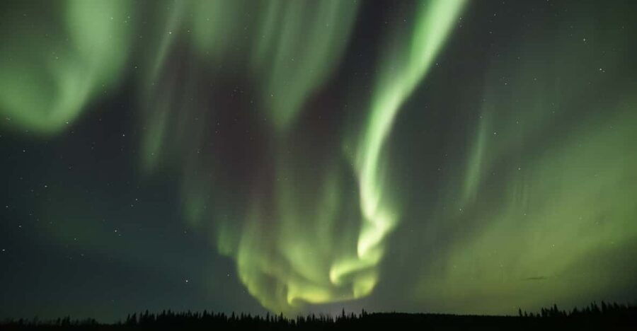 Saariselkä: Aurora Photo Tour by Car With Transfer & Drinks - Tour Overview and Pricing