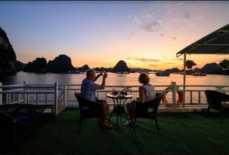 Small Boutique Oriental Cruise Ha Long Bay 2 Day 1 Night