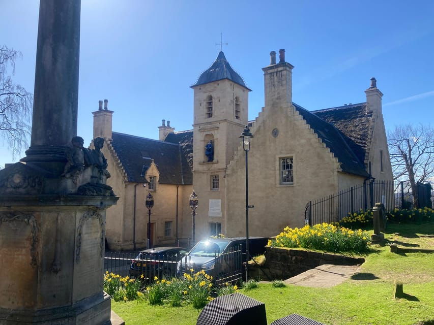 Stirling Castle and the Old Town: Private Walking Tour - Tour Overview and Details