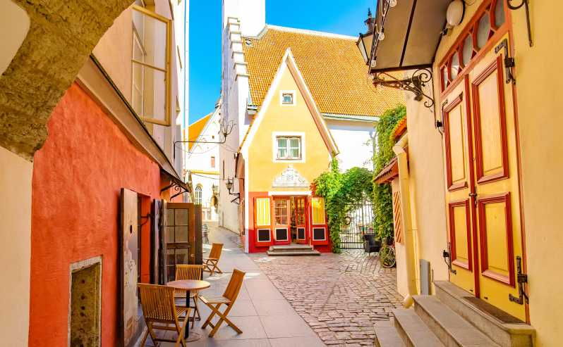 Tales of Tallinn: 4-hour Combo Bus & Walking Tour - Itinerary Highlights