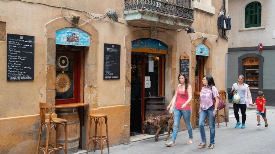 Tapas in La Barceloneta – Guided Tour
