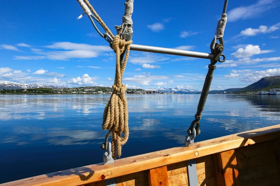 Tromsø: Arctic Light Evening Cruise With Fish Soup