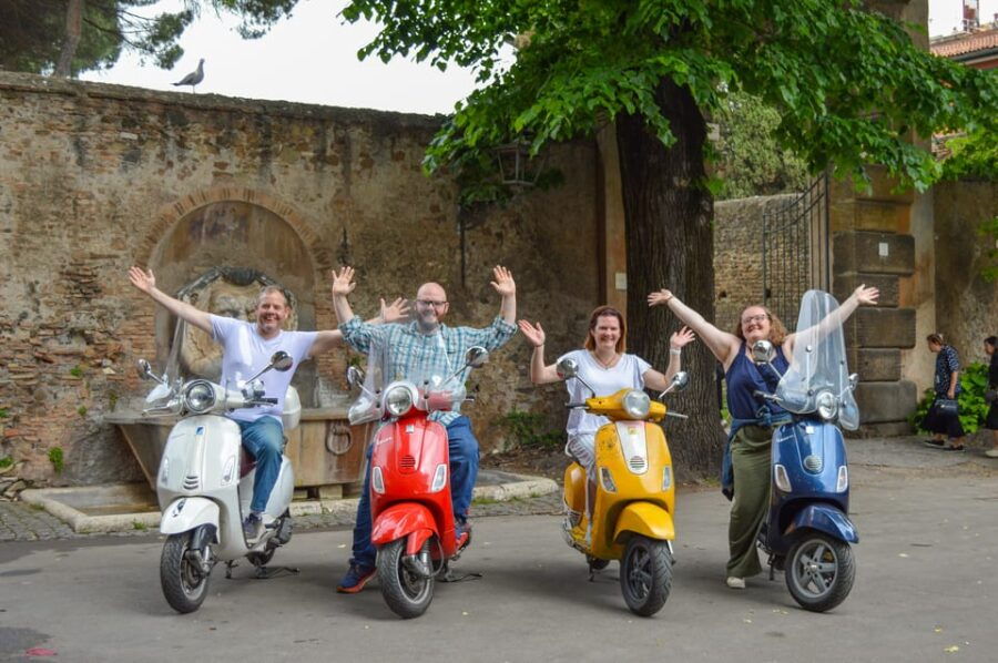 Vespa Tour – Roma on the Vespas