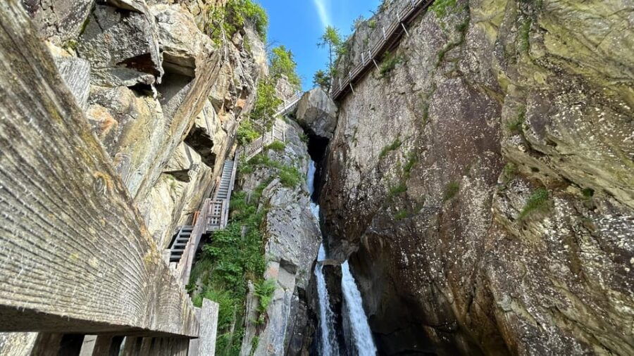Via Cook, Steep Gorges and Lunch