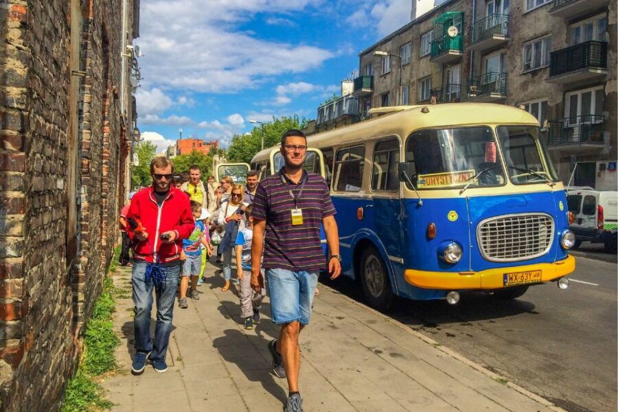 Warsaw: 2.5-Hour Dark Side – Praga District by a Retro Bus