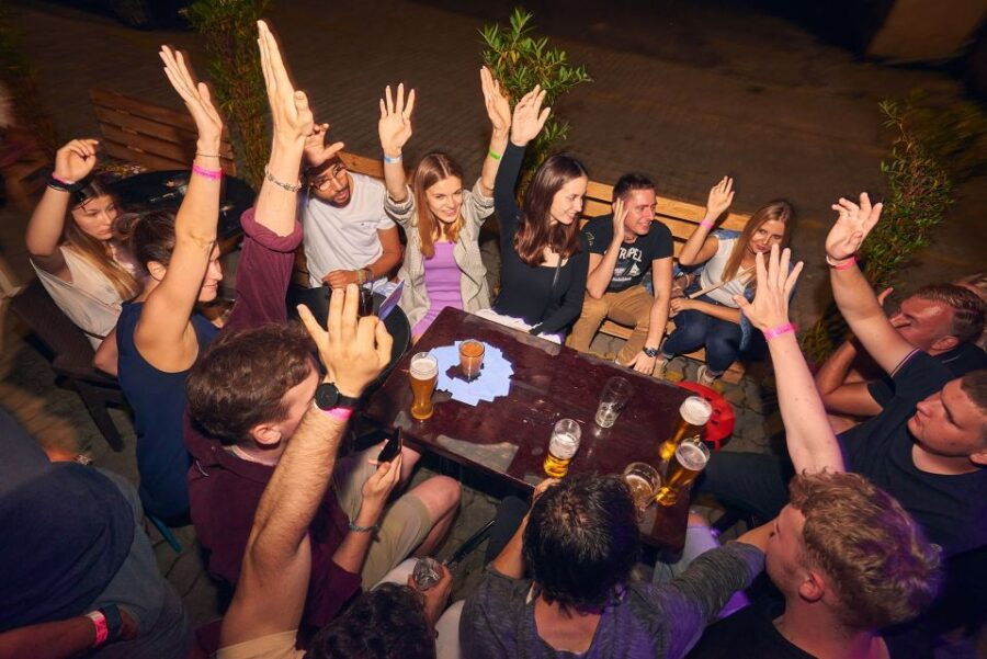 Warsaw: Pub Crawl With 1-Hour Open Bar - Activity Overview