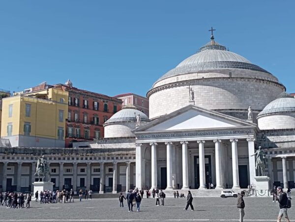 Naples: Highlights Walkin Tour & Breathles Views & Tasting - Accessibility