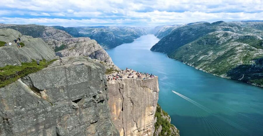 From Haugsund: Preikestolen (Pulpit Rock) Guided Day Trip - Trip Overview
