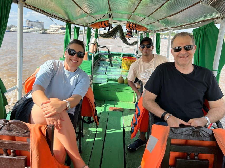 HoChiMinh: 2-Day Mekong Delta & Floating Market Group Tour