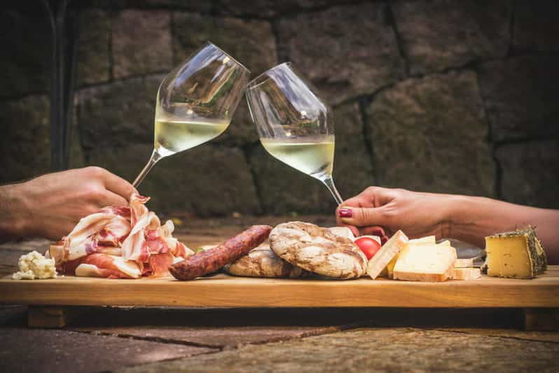 South Tyrol's Top Wines With Traditional Marende - Overview of South Tyrol Wines