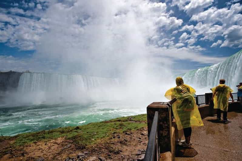 Toronto: Niagara Falls Day Tour