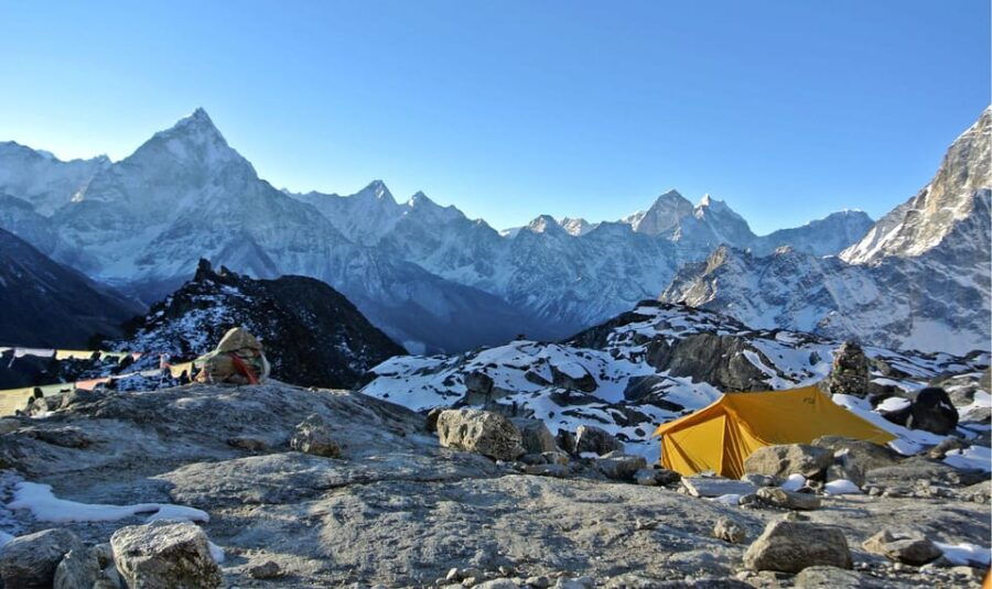 18 DAYS LOBUCHE PEAK CLIMBING - NO TIPS POLICY - Key Points