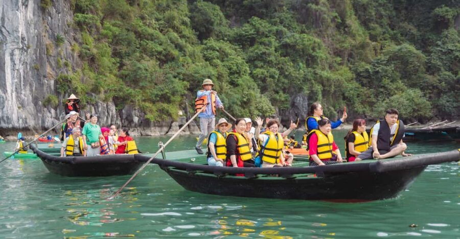 1-Day Ha Long Tour With Buffet Lunch, Kayaking and Swimming