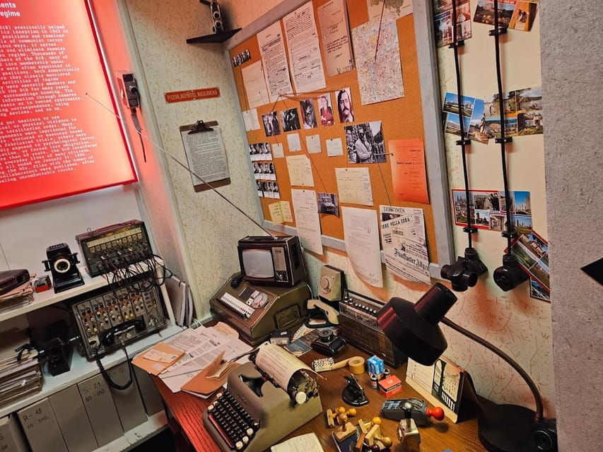 1-Hour Orientation Tour by Bus and Museum Story of Prague - Tour Overview and Pricing