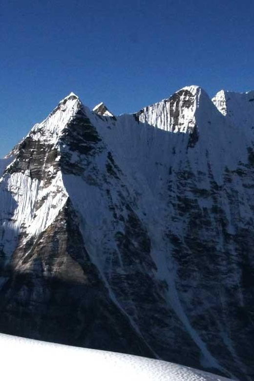 21 Days Island Peak Climbing With EBC Trek