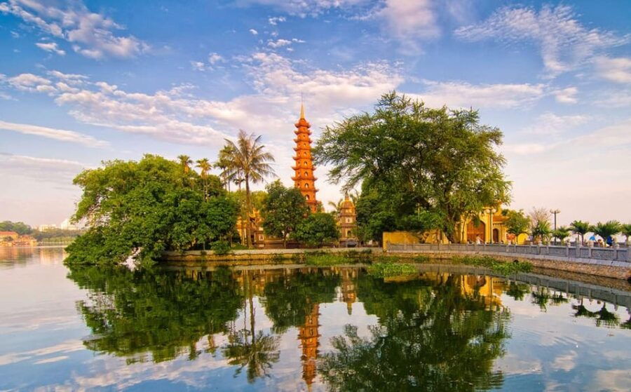 A Half-Day Tour of Hanoi City With a Cyclo Ride