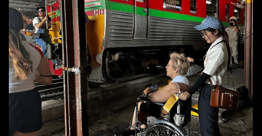 Accessible Floating & Railway Markets Tour (Wheelchair)