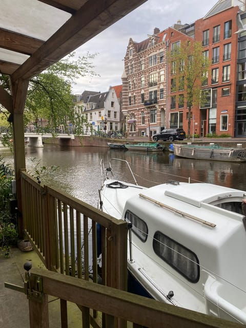 Adamboat: Cozy City Centre Cruise