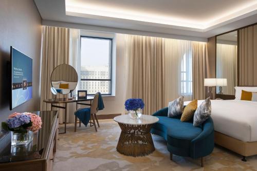 Al Jaddaf Rotana Suite Hotel - Hotel Overview and Location