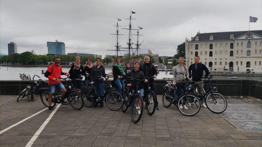 Amsterdam Bike Tour With a Local French-Speaking Guide!