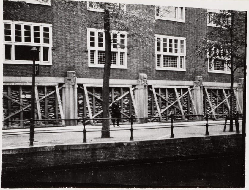 Amsterdam: Private World War Two History Walking Tour
