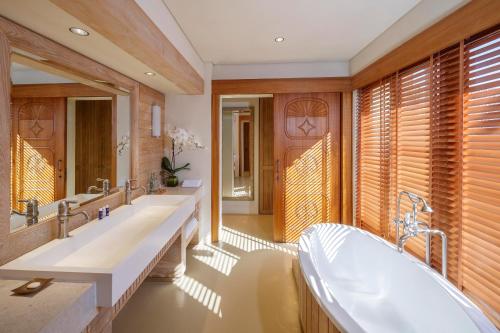 Anantara Sir Bani Yas Island Al Yamm Villa Resort - Overview of the Resort