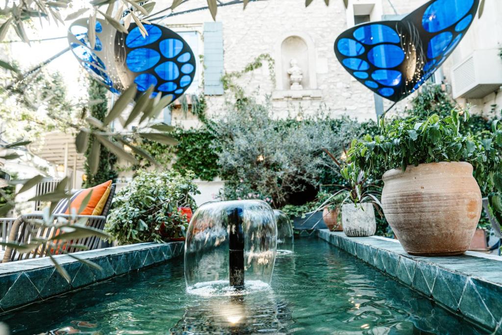 Auberge De Saint-Rémy - Hotel - Michelin-Starred Gourmet Restaurant - Saint Rémy De Provence - Overview of Auberge De Saint-Rémy