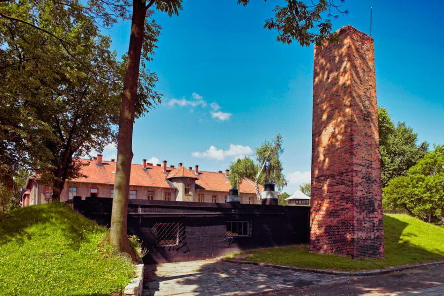 Auschwitz-Birkenau: Guided Tour With Fast Track Ticket