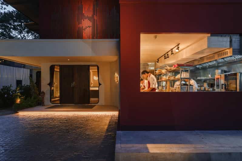 Bangkok: KHAAN Thai Fine Dining 11 Course Tasting Menu - Restaurant Overview