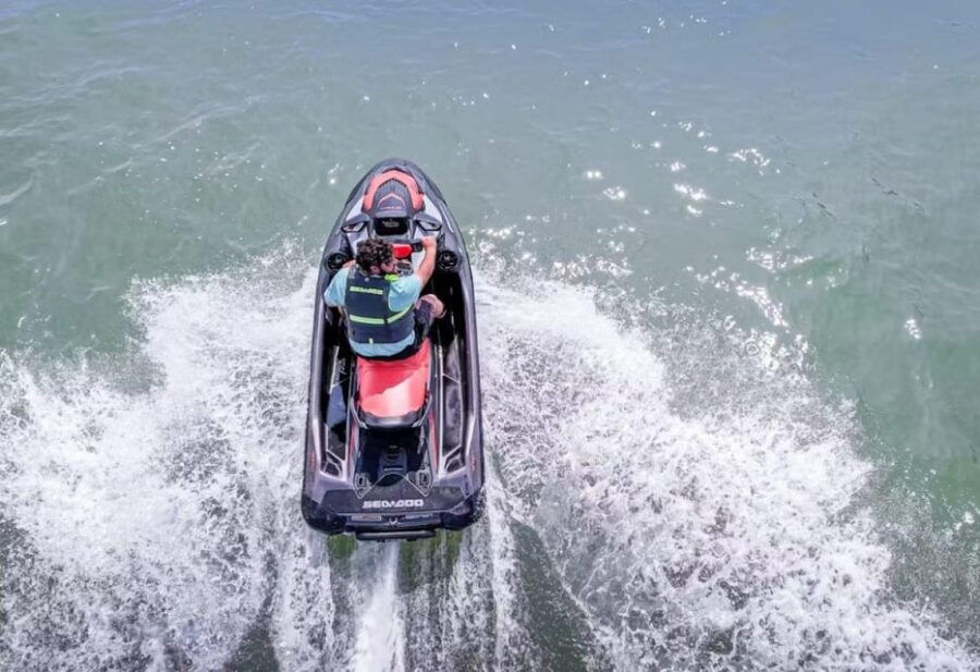 Belle River: Sea Doo GTI 130HP Jet Ski Rental