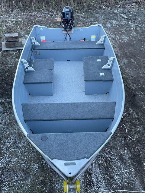 Belle River: StarCraft 14′ DLX Fishing Boat Rental - Rental Details and Pricing