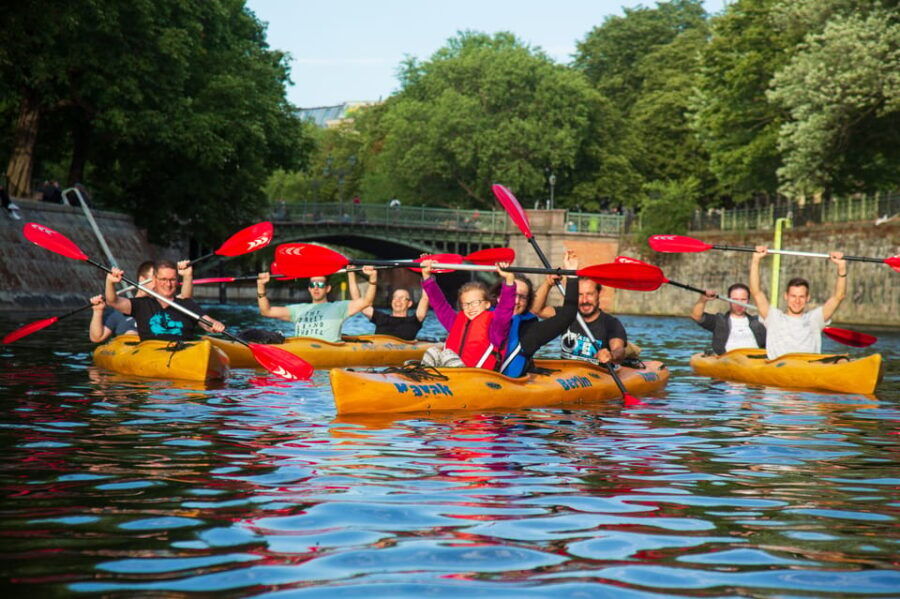Berlin: 2-Hour Evening Kayak Tour on the Landwehr Canal - Overview of the Tour