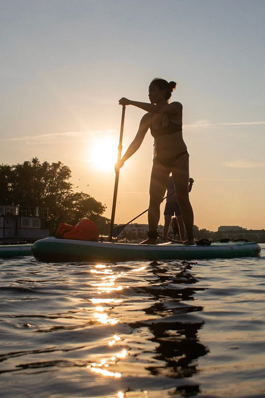 Berlin: SUP Sunset Tour to the Molecule Man