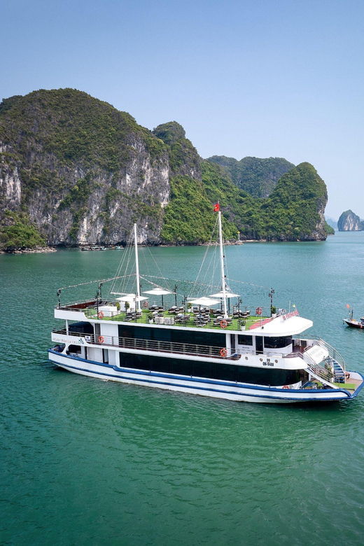BEST SELLER Halong 5 Star Day Cruise: Buffet Lunch & Jacuzzi
