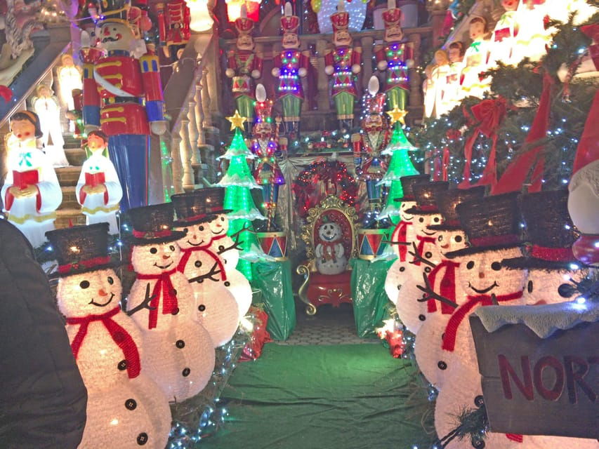 Brooklyn: 1.5-Hour Dyker Heights Christmas Lights Tour