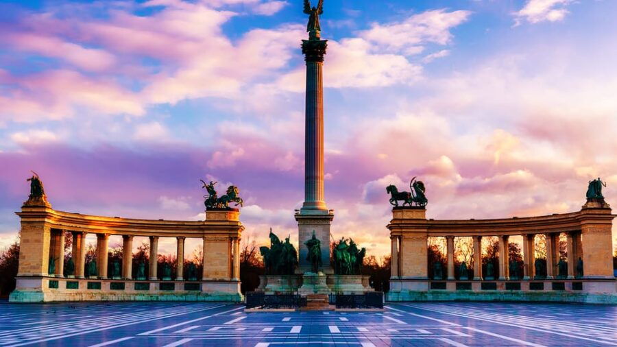 Budapest: City Highlights Walking Tour